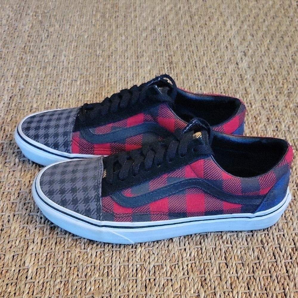 Vans Unisex Red and Black Checked Sneakers with Iconic Style. Great Condition!